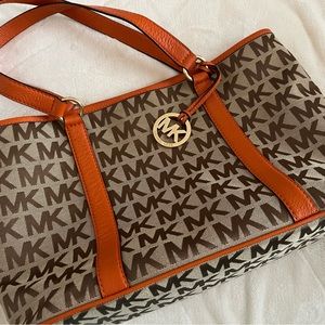 Michael Kors Signature tote